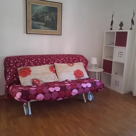 Interno3 * أنكونا